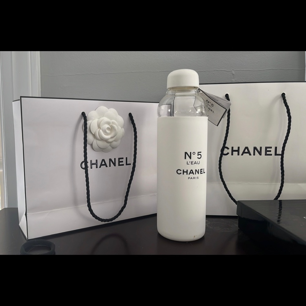 CHANEL 🌺🌺🌺